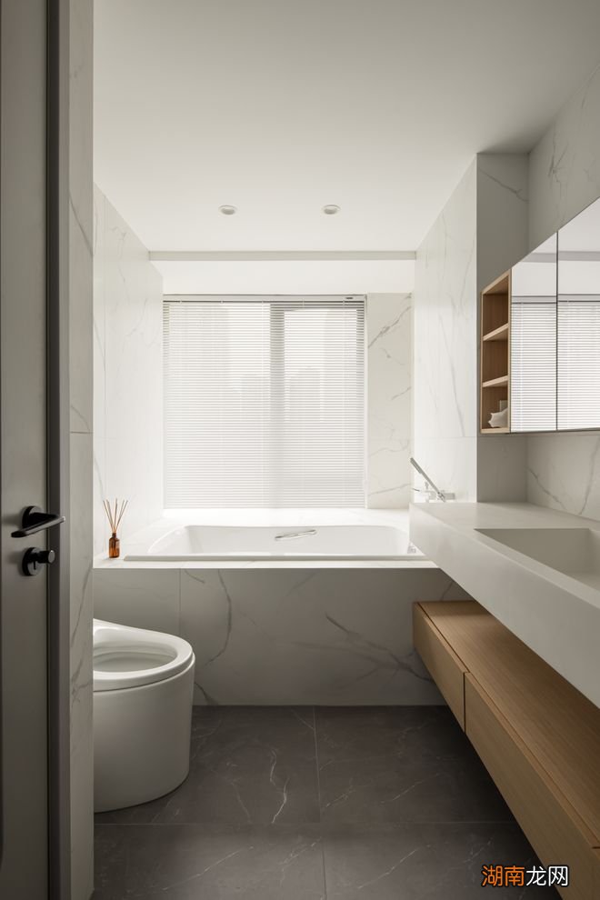 年轻夫妻的去风格化美居，都市人的自然宁静、有治愈力的“庇护所”