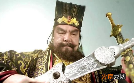 董卓砸了秦始皇留下的十二铜人,有什么后果?