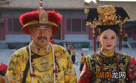 龙袍是皇帝的象征，非常珍贵，那龙袍脏了怎么办?