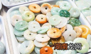 翡翠挂件凤凰有什么寓意 凤凰翡翠的寓意是什么意思