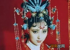 中国古代的凤冠到底是什么样的？和西方的王冠有何区别？