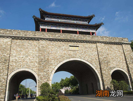 古代进出城为什么要走城门 用其他方法出去行不行