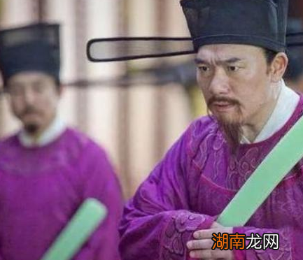 古代大臣手里拿着长板子叫什么 这个东西有什么作用