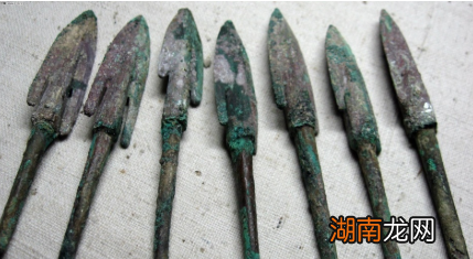 古代打仗用弓箭的多吗？为何不用毒箭呢？