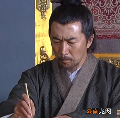 刘伯温早年遇到朱元璋的时候 为何只看睡姿就能断定朱元璋是天子