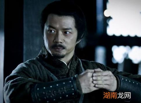 项羽一度非常强大，对部下十分恭敬，为什么留不住人才？