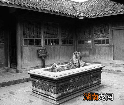 古代地主坐拥着土地 那么要有多少土地才能算得上是地主