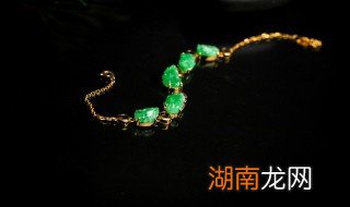 翡翠吊坠怎么开光 玉佩吊坠怎么开光