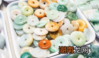 翡翠原石造假的几种手段? 翡翠原石怎么作假