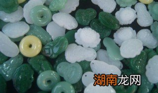 翡翠吊坠断了怎么办 翡翠玉坠摔断了怎么办