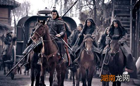 吕布在兖州战败后，刘备为什么愿意收留他？