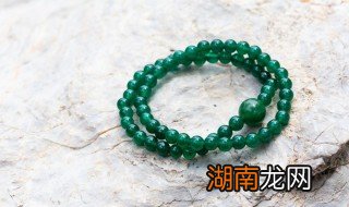 冰种翡翠时间长会变色吗 冰种翡翠戴久了有什么变化