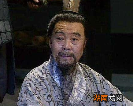 曹丕将孔融列入建安七子之中,有何原因?