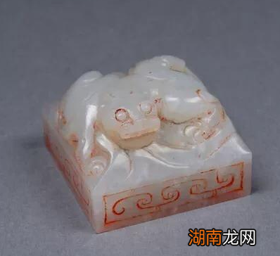 和氏璧是环形,玉玺是方的 和氏璧是如何做成玉玺的