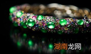 翡翠飘花是啥意思 飘花的翡翠是什么样子