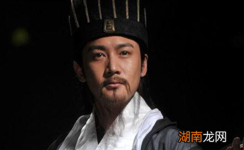 中国历史悠久文臣武将众多，诸葛亮能排第几呢？