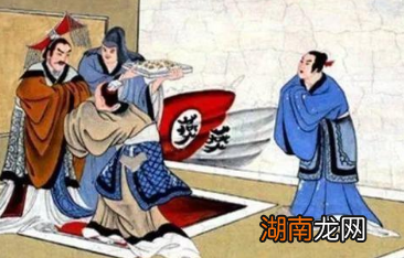 荆轲准备如何刺杀秦王？他最终为什么会失败？