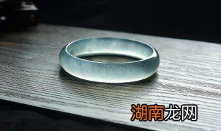 什么翡翠戴了会变透,翡翠戴久了会变透吗