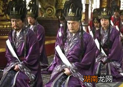 黄巢起义时，唐王朝为何没选择招降他们，而是派兵追剿？