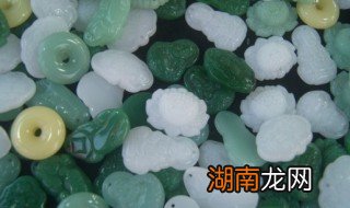 很薄的翡翠适合雕什么意思，翡翠雕形是什么意思