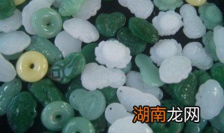 带弥勒佛翡翠吊坠有什么讲究吗