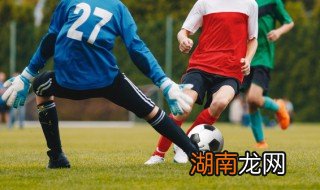 足球比赛犯规 足球比赛犯规有什么