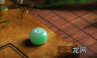 翡翠怎么区别种水 翡翠水润和种水有什么区别