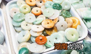 翡翠水润和种水有什么区别是什么