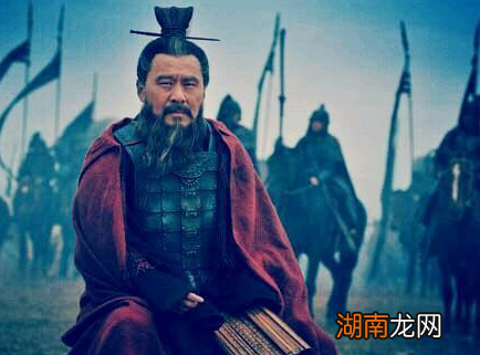 东汉末年的三大言评家是根据了什么,才对曹操做出相似的预言呢?