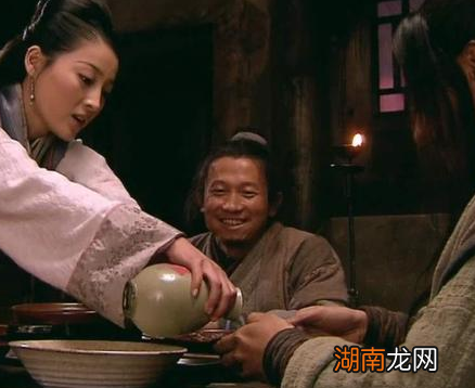 武大郎以卖炊饼为业 武大郎一天究竟能赚到多少钱