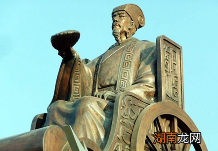 挥泪斩杀马谡这件事，是诸葛亮一生的污点吗？