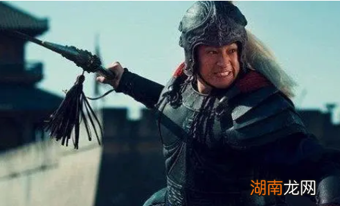 吕布临终前怒吼“6字”,曹操笑了刘备哭了