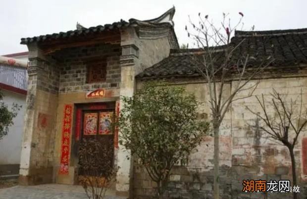 俗语:“大门对虎头,财走人也愁”,啥是虎头?这句话有何道理?