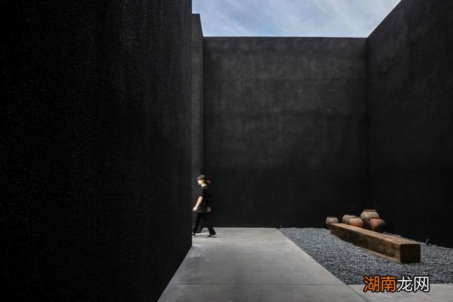 Hoa Salon /形式的沉默