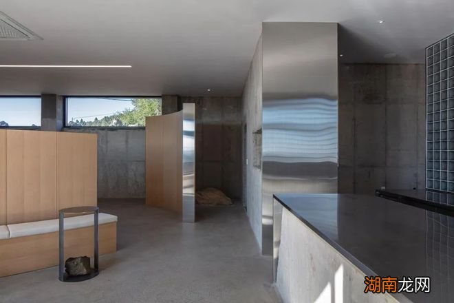 Hoa Salon /形式的沉默