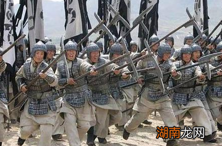 古代将军在面对上完大军训话的时候 后面的人能不能听到