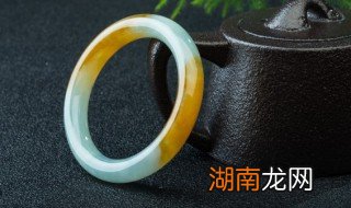 翡翠镯子需要注意什么意思，戴翡翠镯子注意事项
