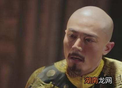 弘历在雍正暴毙后，为什么趴在地上哭的稀里哗啦？