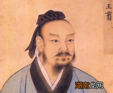 李信轻敌战败后，秦始皇是如何处置他的？