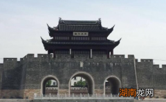 古代没有自来水，古人平时的饮用水都来自水井吗？