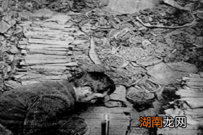 斯坦因是如何盗走敦煌藏经洞文物的?