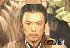 吕不韦自尽的原因是什么？嬴政给他的信上写了什么？