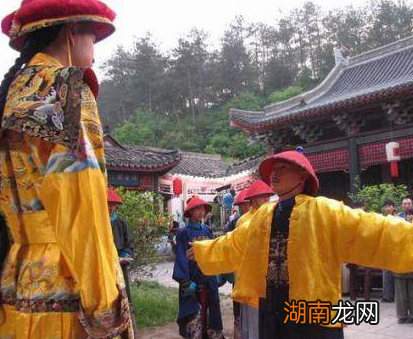 清朝黄马褂到底是什么样的 这衣服真的有那么大的威力吗