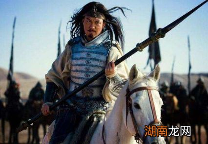 关羽为什么想去西川和马超比试一番?他有什么目的?