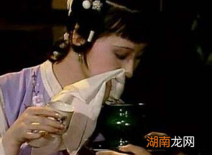 古人没有牙膏刷牙 古人接吻的时候怎么办