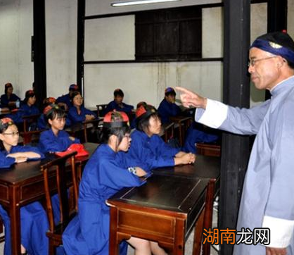 盘点古代老师的称谓 博士和师长都是老师的称谓