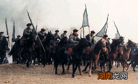 同样都是起源于东北地区的政权 清朝为何没有走金朝的后路