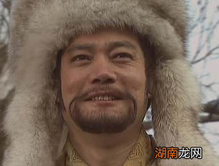 辽金贵族帽子两侧为何会两根动物的尾巴 历史上确实如此吗