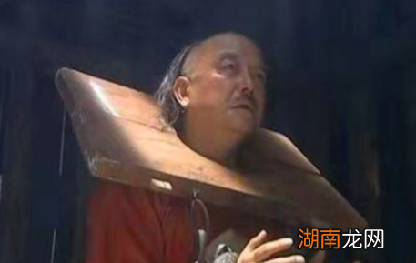 和珅是个大贪官,为何乾隆死前却让嘉庆别杀他呢?