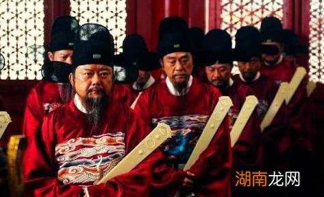 李白杜甫那么有才,为什么进士都考不上呢?